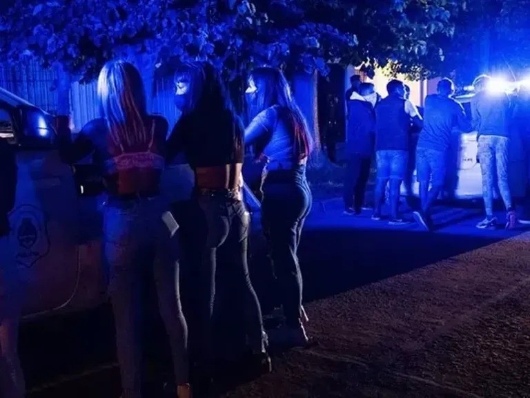 Un predio ubicado al noroeste de Rosario fue clausurado luego de que desbarataron una fiesta clandestina | Rosario y la región