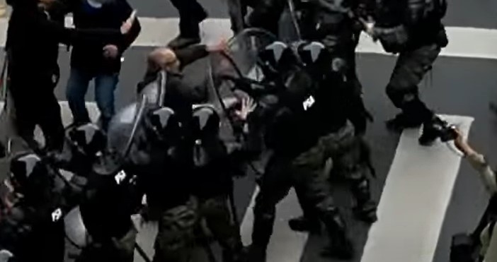 Incidentes en una nueva marcha de jubilados frente al Congreso | Información General