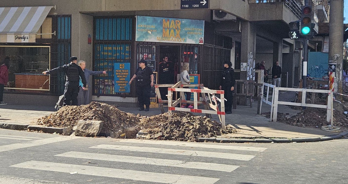 Un operario sufrió graves quemaduras tras cortar un cable de media tensión con una pala | Rosario y la región