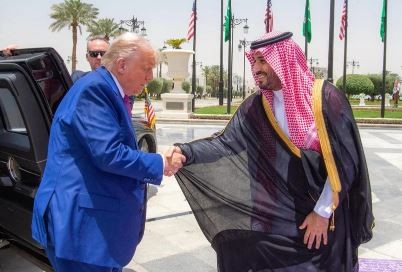 Trump firmó un acuerdo de defensa con Arabia Saudita y anunció un plan para suspender sanciones contra Siria | Internacionales