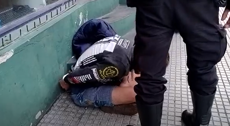 La Boca: intentó asesinar a su hermano, se dio a la fuga y le robó a un vecino | Información General