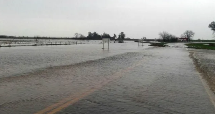 Rutas inundadas dejan varados a pasajeros y escolares | Rosario y la región