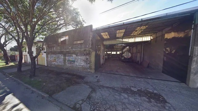 Zona sur: un mecánico resultó herido luego de que lo aplastara el chasis de un camión | Rosario y la región