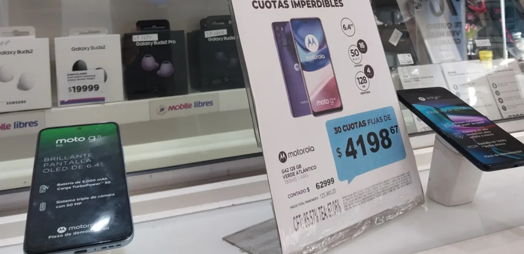 Oficializan la rebaja de aranceles para la importación de teléfonos celulares | Información General