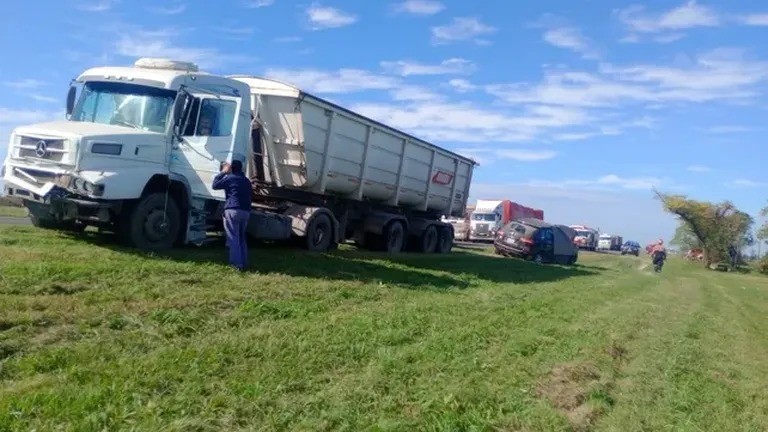 Murieron dos hombres en un choque fatal al sur de la provincia | Rosario y la región
