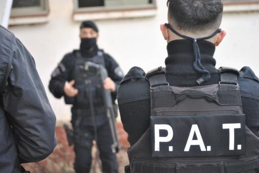 Inseguridad: detuvieron a tres sujetos armados que robaron en un supermercado de Rosario | Rosario y la región