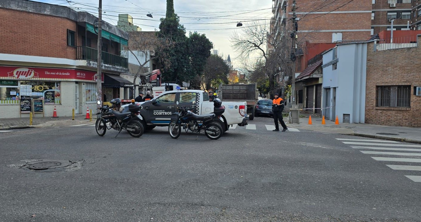 La remoción de un árbol provocó una fuga de gas y cortes de tránsito | Rosario y la región