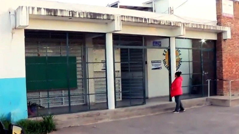 Dos alumnos de 14 y 15 años fueron armados a la escuela en Villa Gobernador Gálvez | Rosario y la región