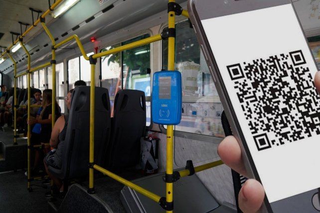 Comenzó el pago con QR en los colectivos de la ciudad | Rosario y la región