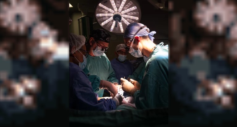 Hazaña en el Garrahan: operaron a una beba en el útero de su mamá y el final es conmovedor | Información General