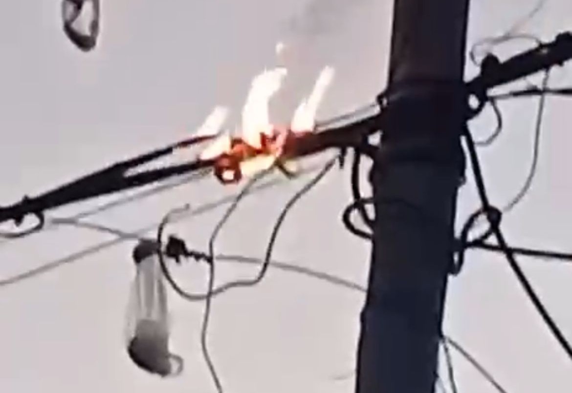 Incendio en un tendido eléctrico: los vecinos denuncian falta de respuestas y abandono | Rosario y la región