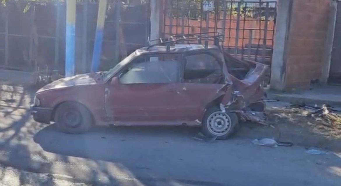 Siniestro vial múltiple: una moto se resbaló en una calle congelada producto del frío | Rosario y la región