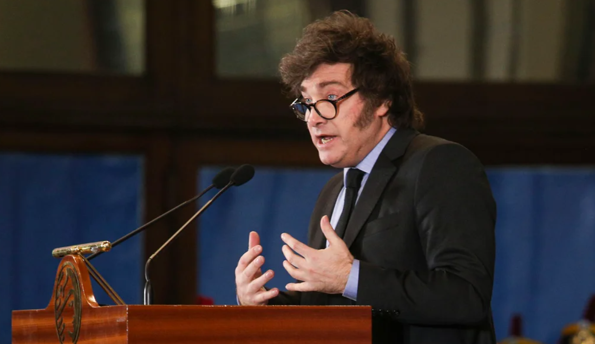 Tras el fallo por YPF,  Milei culpó a Kicillof y lo llamó "inútil soviético" | Política y Economía