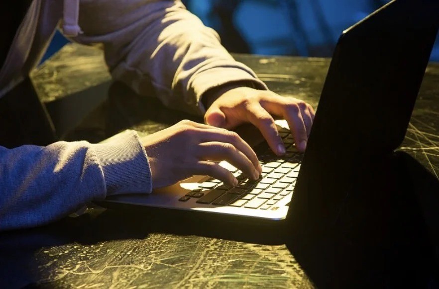 Escándalo en Funes: investigan la venta de fotos privadas de al menos 30 adolescentes | Rosario y la región