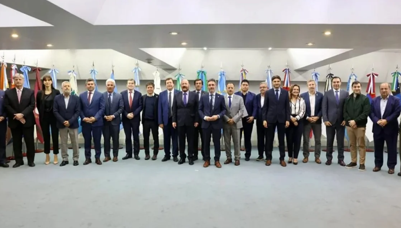 Gobernadores se unen contra el Gobierno: presentan proyecto para cambiar la coparticipación | Política y Economía