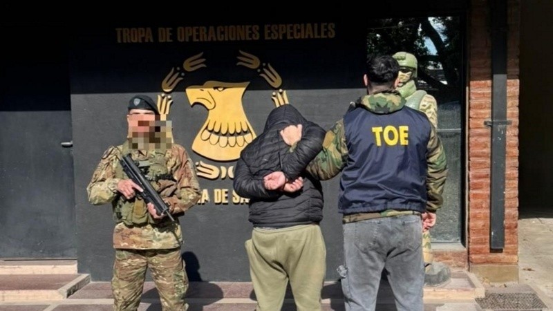 Detienen a un joven acusado de matar a tiros a otro tras una pelea en La Lagunita | Rosario y la región