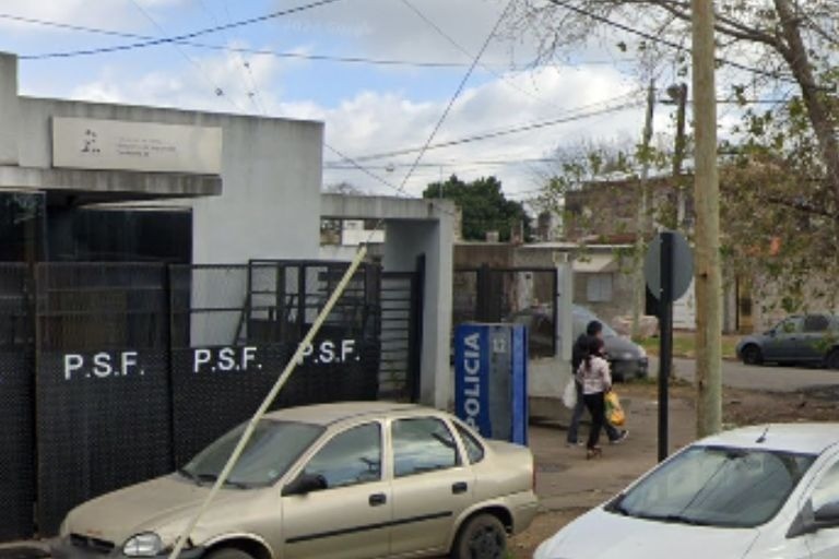 Intentaba iniciar un incendio, mordió a un policía y terminó detenido en Empalme Graneros | Rosario y la región