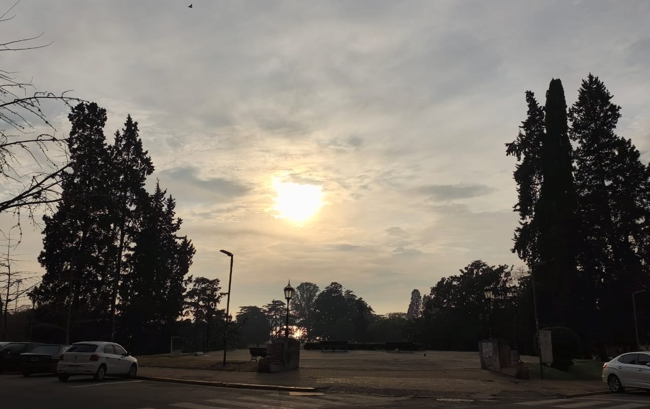 El fin de semana presenta condiciones variables, pero se espera buen clima para el domingo | Rosario y la región