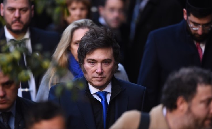 Entre aplausos y reclamos, Javier Milei participó del acto por los 31 años del ataque a la AMIA | Política y Economía