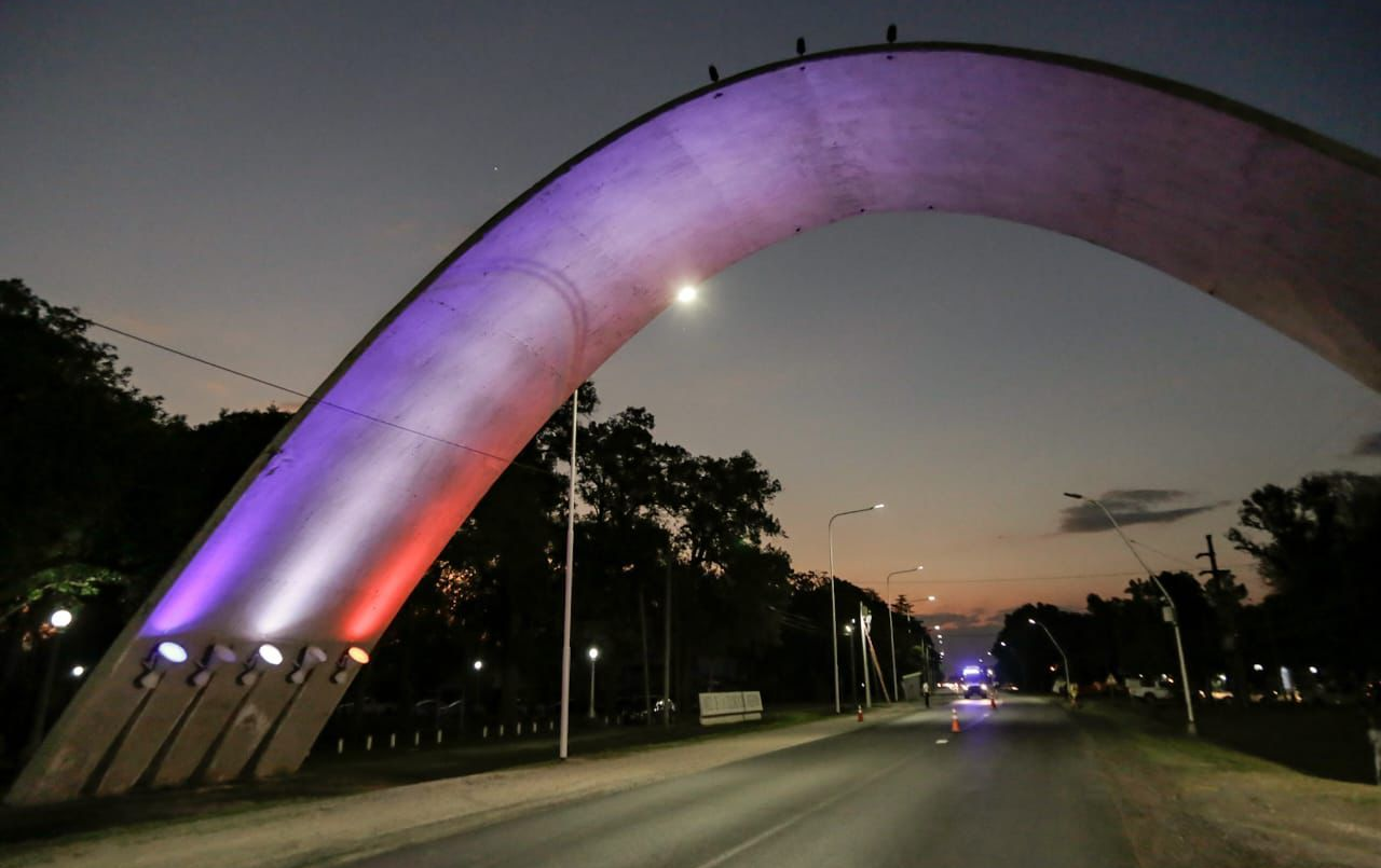 Batalla campal con personas heridas en un boliche de Esperanza | Información General
