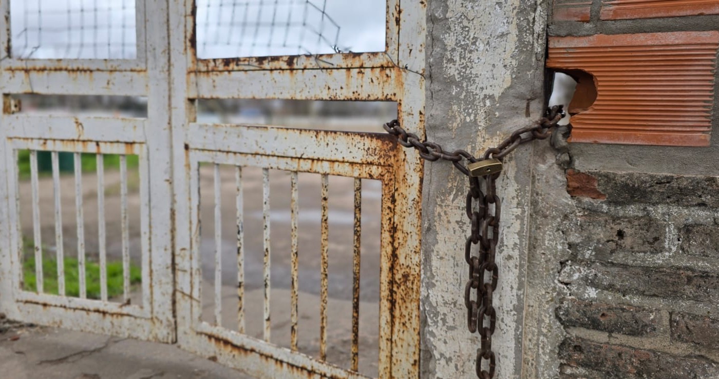 Violento final en el clásico de Fray Luis Beltrán: clausuraron el estadio municipal tras los incidentes | Rosario y la región
