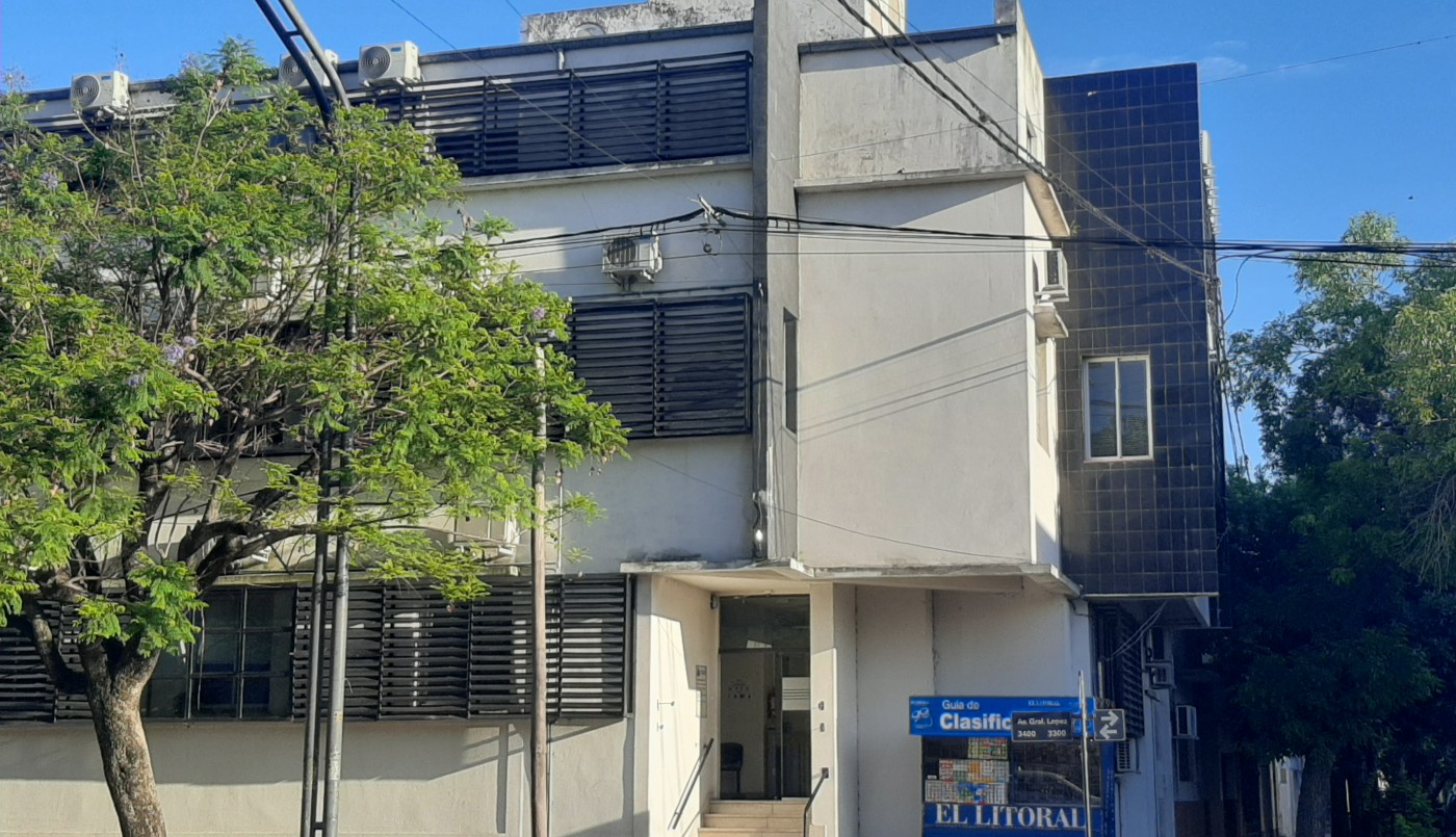 Condenaron a un policía de Santa Fe que le robó la tarjeta a un joven con discapacidad y la usó sin autorización | Información General