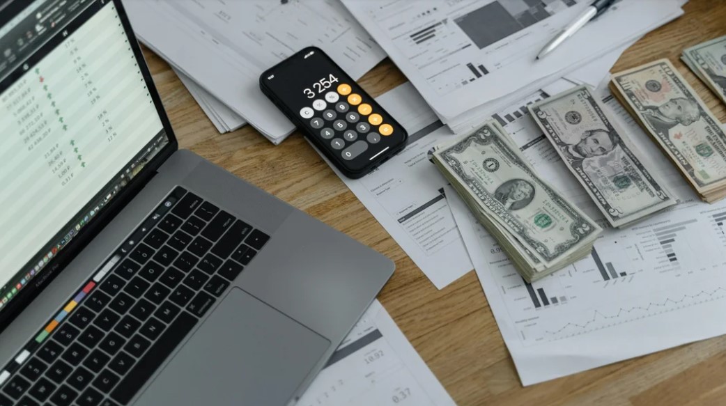 Extranjeros con inversiones relevantes podrán solicitar la ciudadanía argentina | Política y Economía