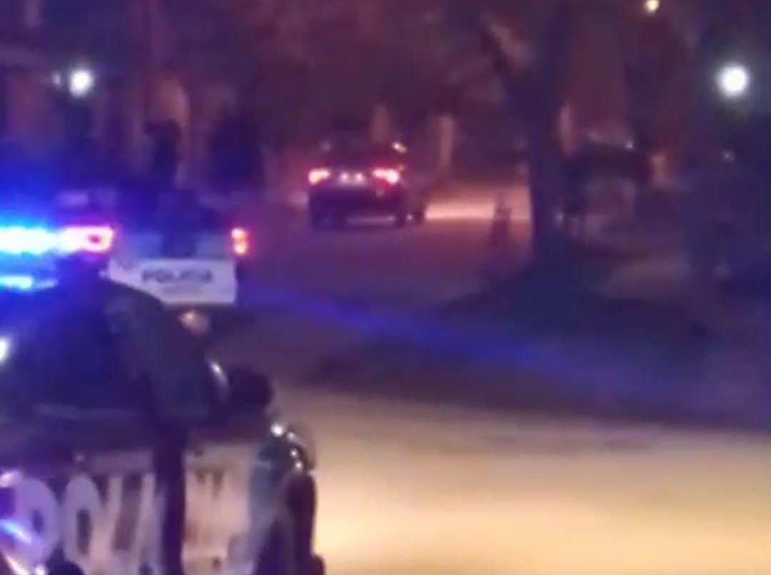 Un policía se atrincheró después de herir a su pareja: la mujer tuvo que ser operada | Rosario y la región