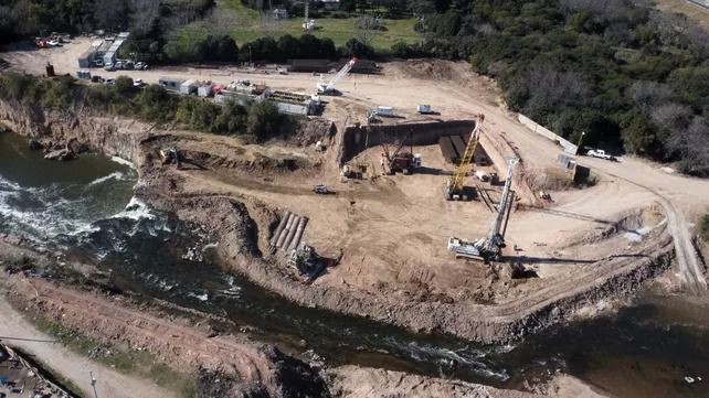 Comenzó la obra para frenar el cauce del Arroyo Saladillo y proteger el puente Molino Blanco | Rosario y la región