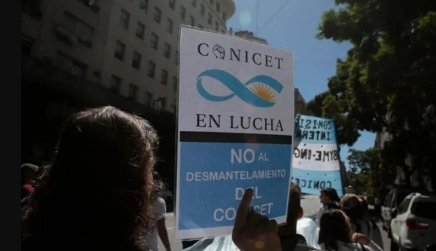 En medio del furor por el streaming, trabajadores del CONICET paran 48 horas con acampe y movilización | Información General