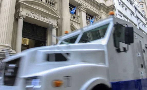 Ingresó el desembolso del FMI y las reservas superaron los US$ 43.000 millones por primera vez desde 2023 | Política y Economía