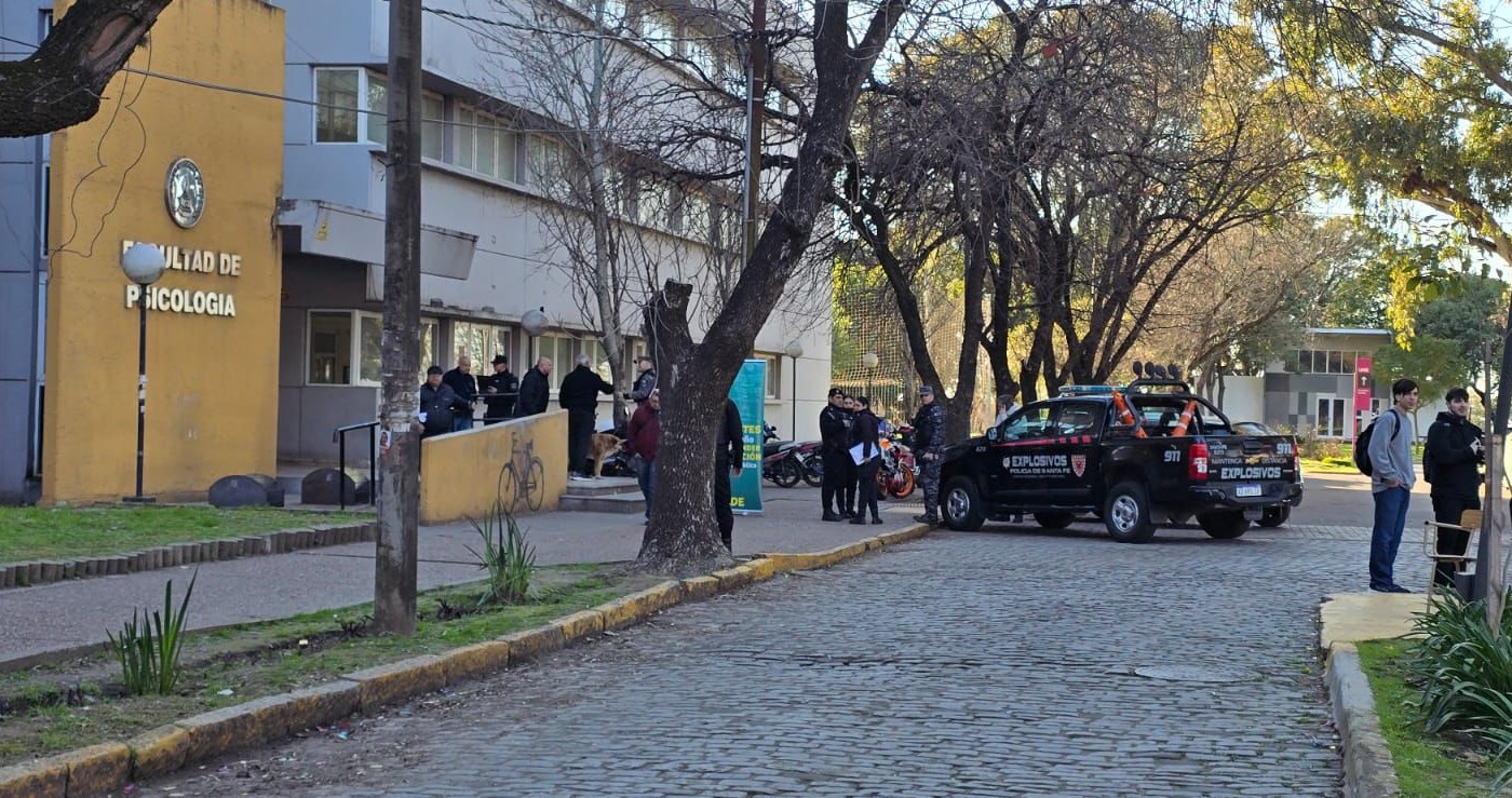 Evacuaron la Facultad de Psicología por una amenaza de bomba | Rosario y la región