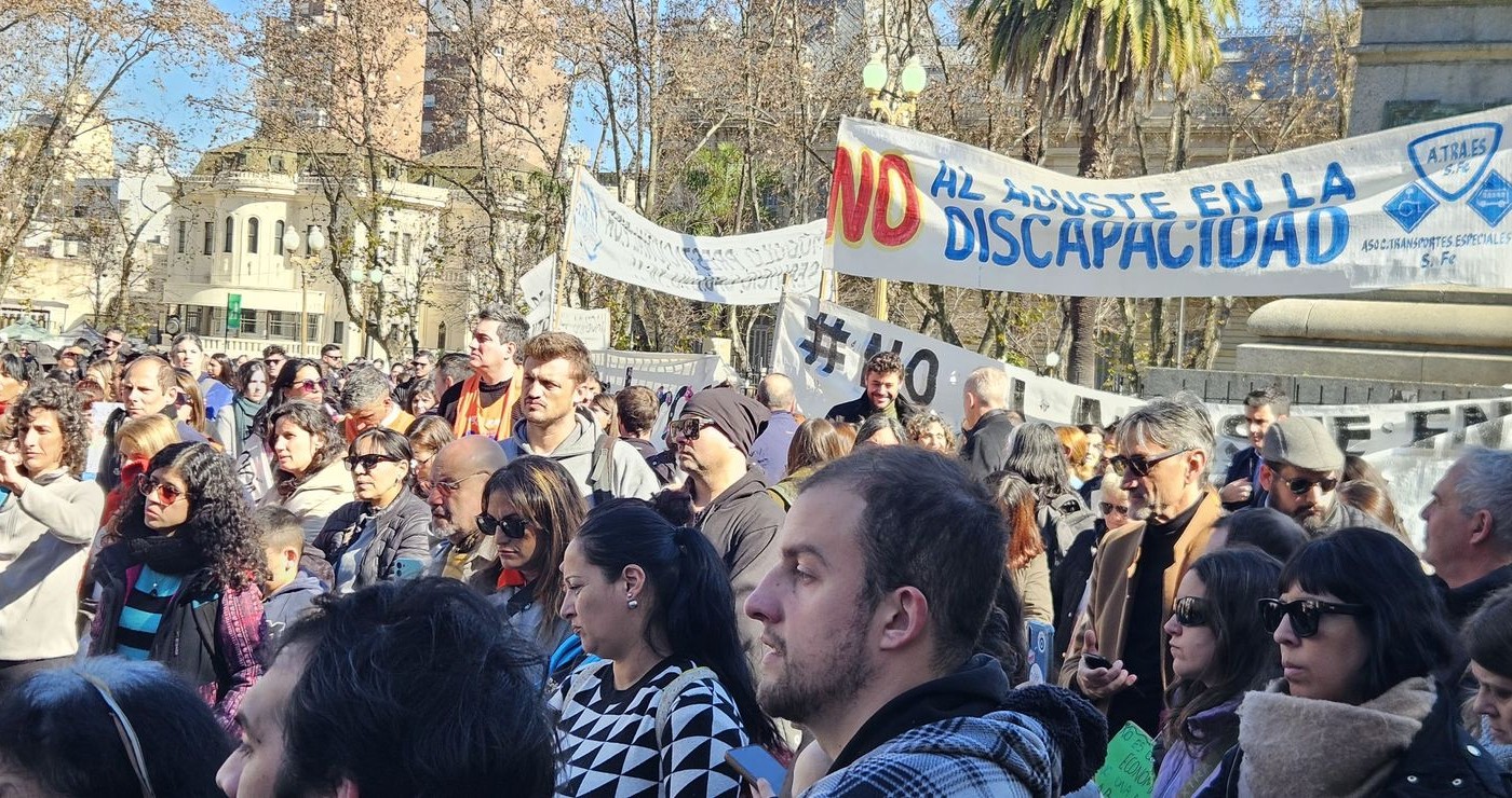 Rosario se moviliza tras el veto de la Ley de Emergencia en Discapacidad | Rosario y la región