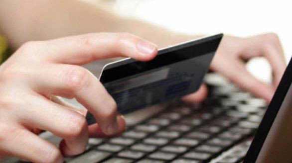 La mitad de los argentinos recurre a la tarjeta de crédito para comprar alimentos | Política y Economía