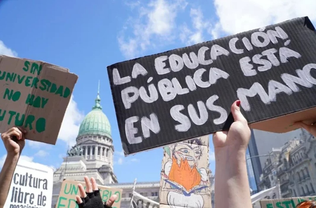 Tras el paro, el Gobierno otorgó un aumento del 7,5% a los docentes universitarios | Información General