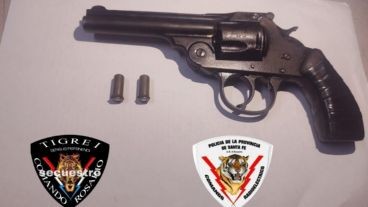 Se hicieron pasar por policías, golpearon a un vecino y terminaron con un detenido | Rosario y la región