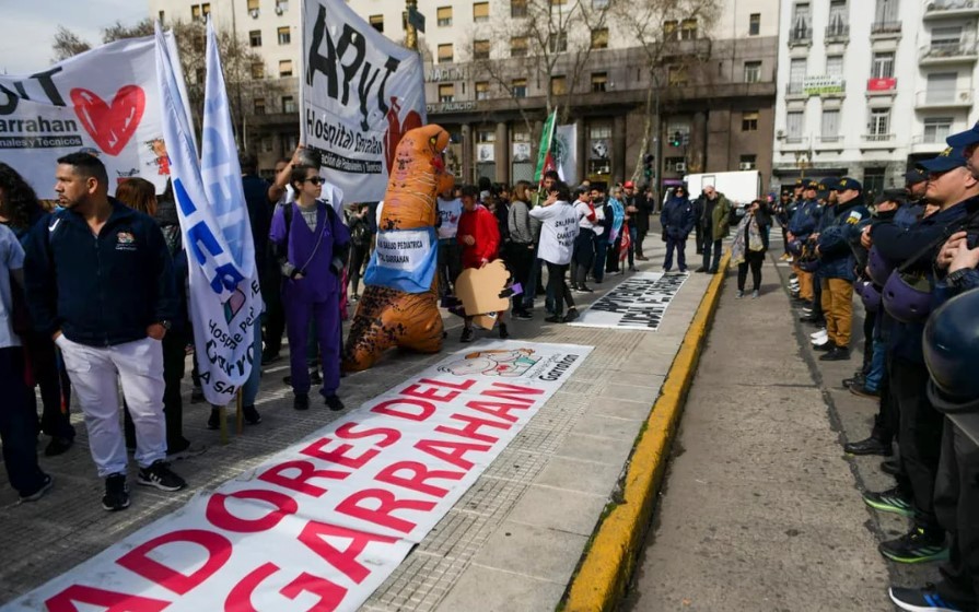 Trabajadores del Garrahan, Vialidad, el INTI y la CATT se movilizan este jueves al Senado | Información General