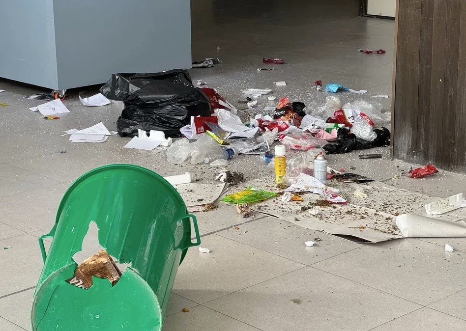 Comodoro Rivadavia: un estudiante agredió a personal no docente, que protestaba por mejoras salariales | Información General