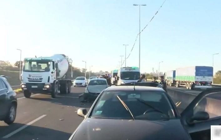 Tres vehículos chocaron en cadena en Circunvalación | Rosario y la región