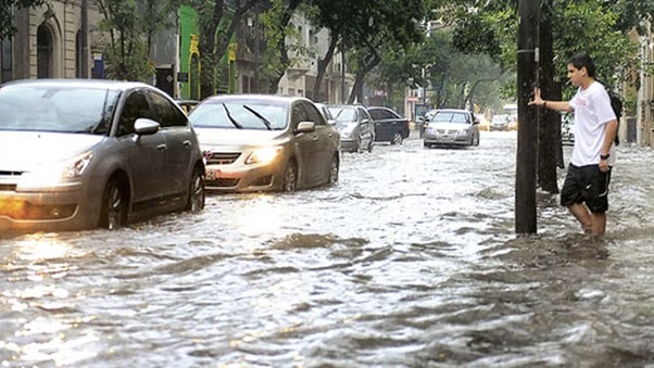 Alerta en Rosario y la región: cayeron más de 60 milímetros de agua y hubo varios daños | Rosario y la región
