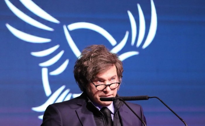 Tensión en Moreno: Milei cierra la campaña bonaerense en un acto blindado por la seguridad | Política y Economía