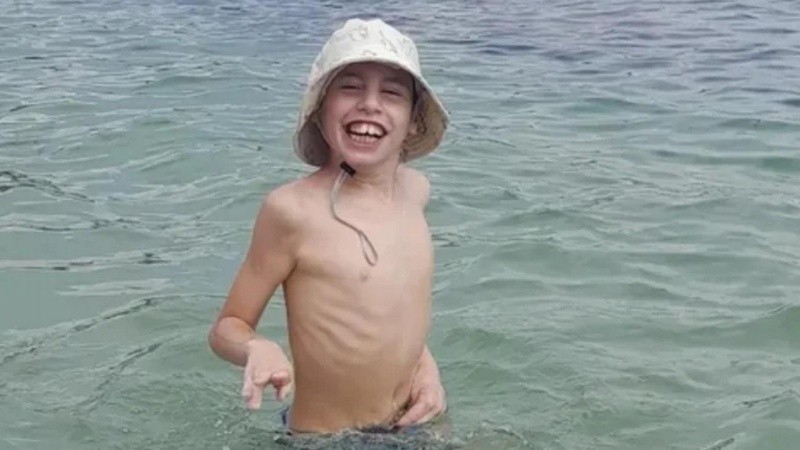 Bauti logró reunir el dinero y viajará a México para su tratamiento | Rosario y la región