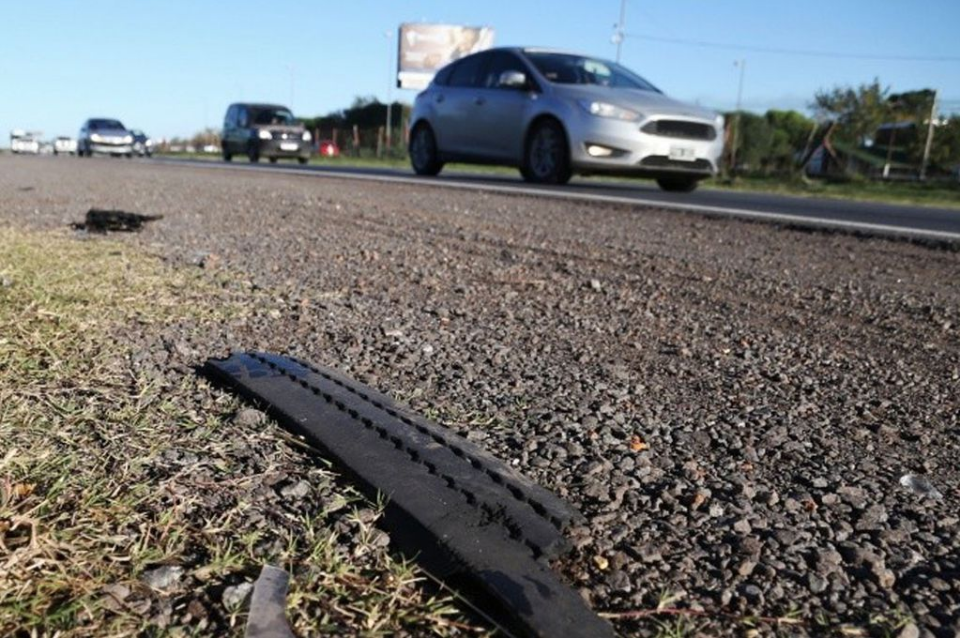 Condenaron a dos hombres por provocar accidentes en la autopista para robar a automovilistas | Información General
