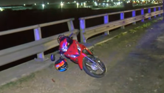 Siniestro vial en la autopista Rosario-Buenos Aires: una motociclista volcó en un bache | Rosario y la región