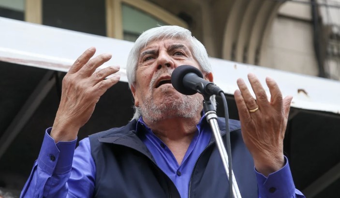 Camioneros cerró un acuerdo de incremento salarial en etapas hasta febrero del 2026 | Política y Economía