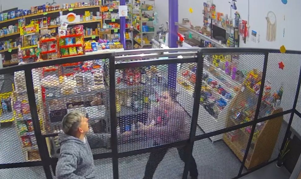 Intentó robar una gaseosa y amenazó a la comerciante con un arma de fuego | Rosario y la región