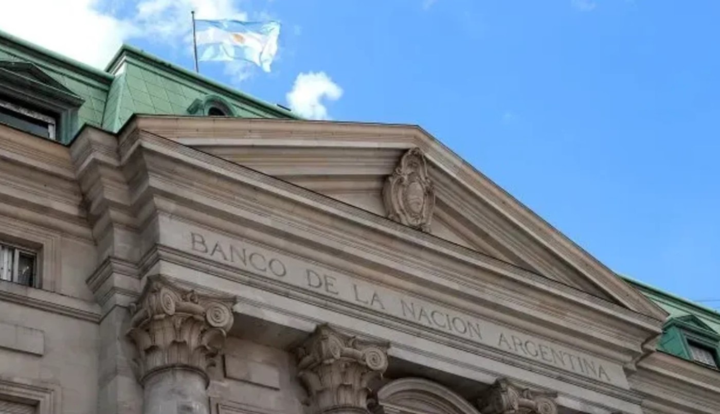 Procesaron a una empleada del Banco Nación por retirar casi $1 millón de cuentas de clientes | Información General