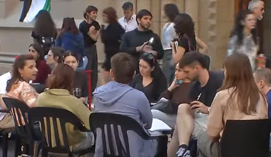 Clases públicas y vigilia en la facultad de Humanidades contra el veto a la ley de financiamiento | Rosario y la región