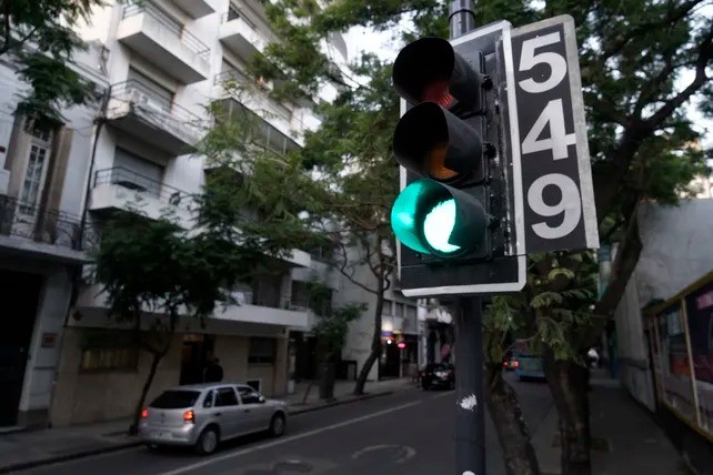 Plan de reorganización y modernización del tránsito: semáforos con IA y cambios en el estacionamiento | Rosario y la región