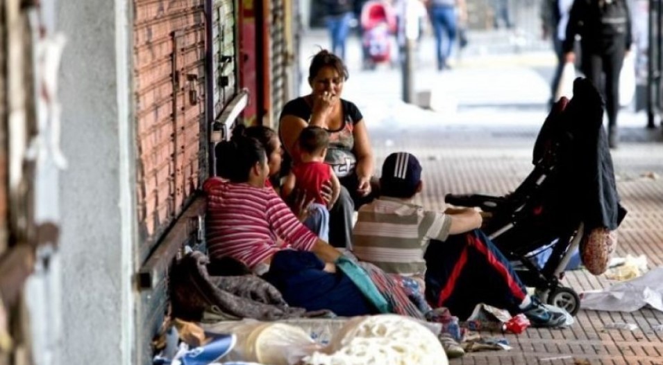 La pobreza bajó a 31,6% y afectó a 15 millones de personas en el primer semestre del año | Política y Economía